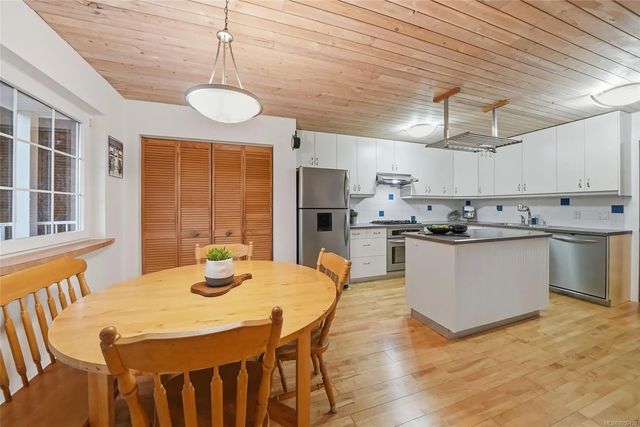 4 of 36 - 1973 Harlequin Cres, Nanoose Bay, BC