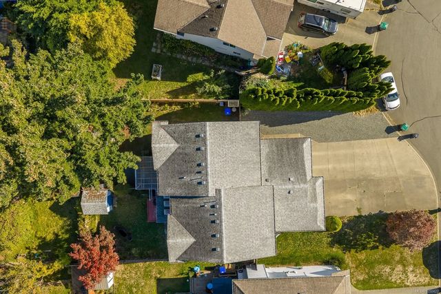3 of 26 - 2789 Myra Pl B, Courtenay, BC