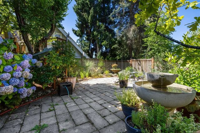 3 of 41 - 1271 Mckenzie St, Victoria, BC