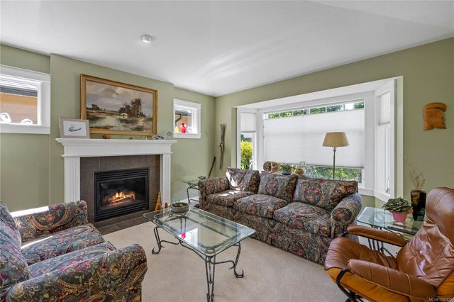 4 of 31 - 160 Meridian Way, Parksville, BC