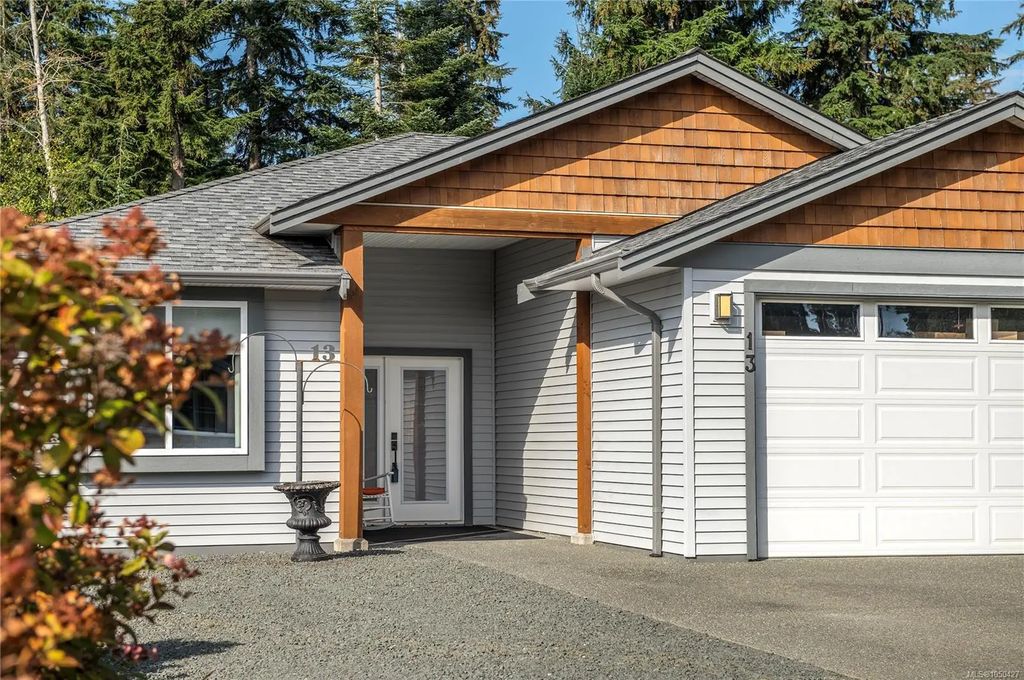 100 Mcphedran Rd 13, Campbell River