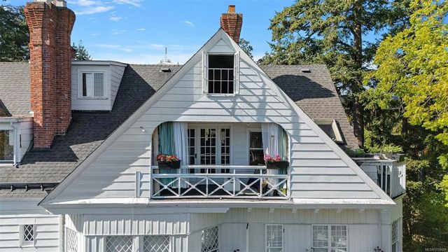 2 of 35 - 1715 Rockland Ave 5, Victoria, BC