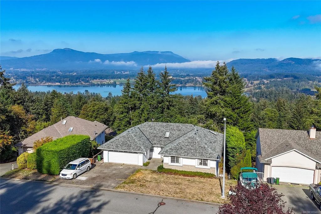 6033 Chippewa Rd, Duncan