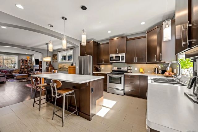 5 of 63 - 232 2nd St, Courtenay, BC