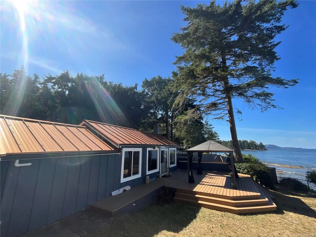 532 Berry Point Rd, Gabriola Island