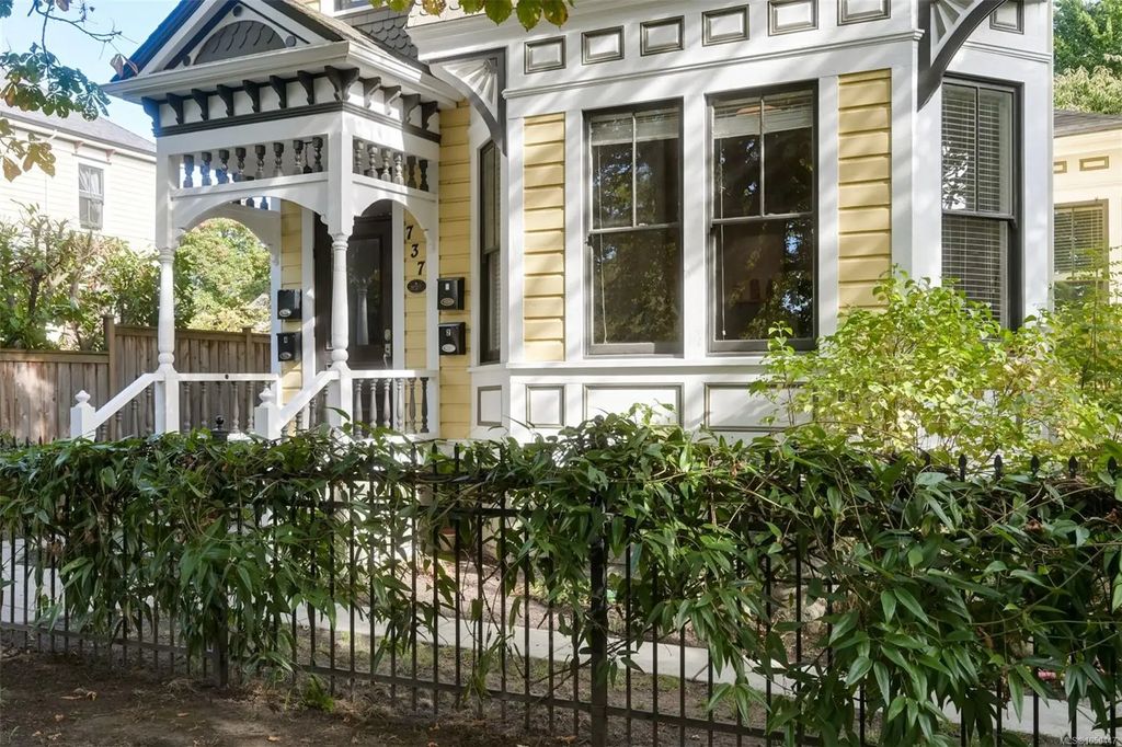 737 Vancouver St, Victoria