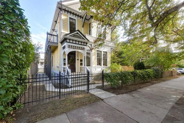 2 of 81 - 737 Vancouver St, Victoria, BC