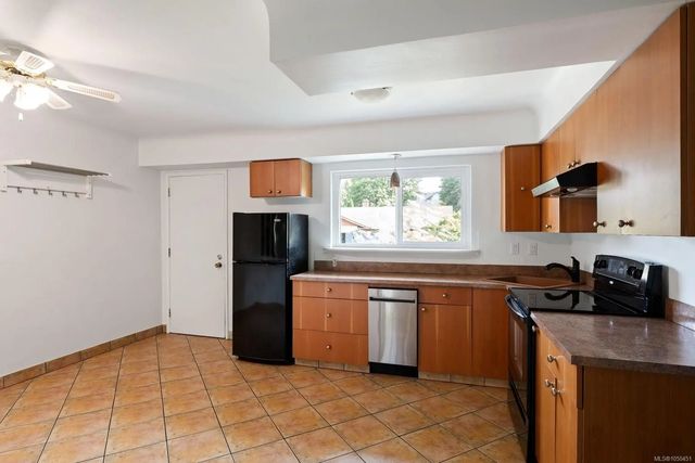 5 of 18 - 1481 Bay St, Victoria, BC