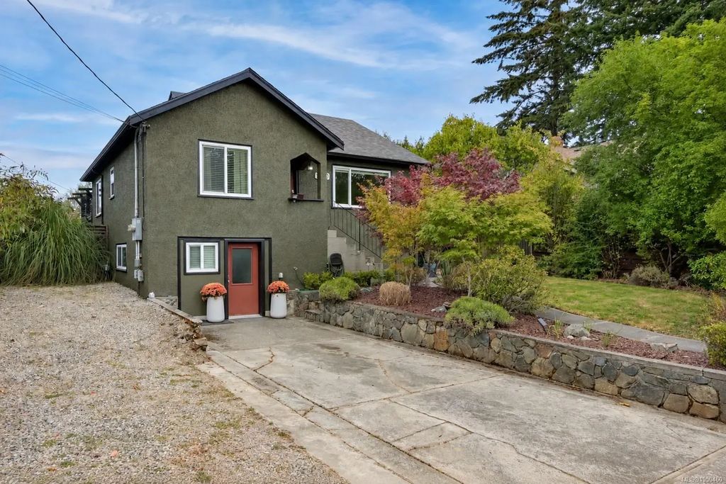 1000 Tattersall Dr, Saanich
