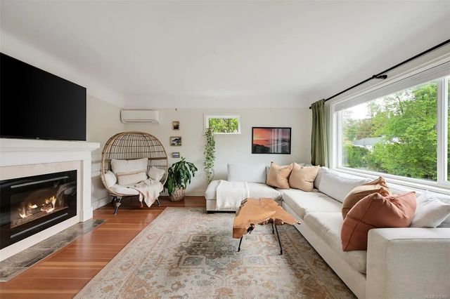 3 of 30 - 1000 Tattersall Dr, Saanich, BC