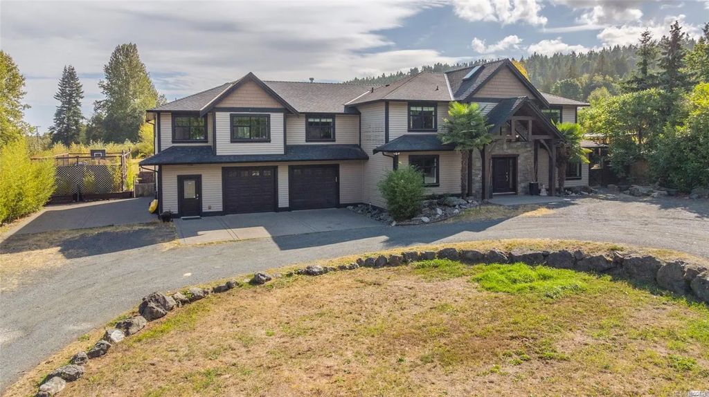 2466 Summerset Rd, Nanoose Bay