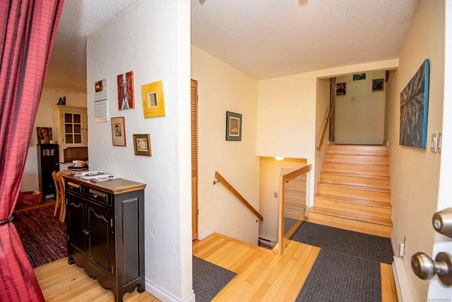 3 of 43 - 3060 Harriet Rd 13, Saanich, BC