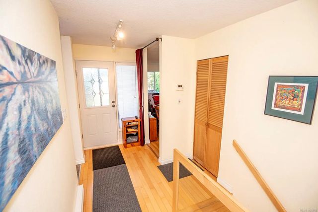 4 of 43 - 3060 Harriet Rd 13, Saanich, BC