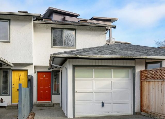 2 of 30 - 9923 Seventh St 4, Sidney, BC