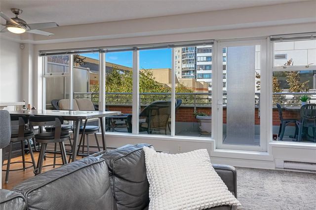 4 of 41 - 1030 Yates St 505, Victoria, BC