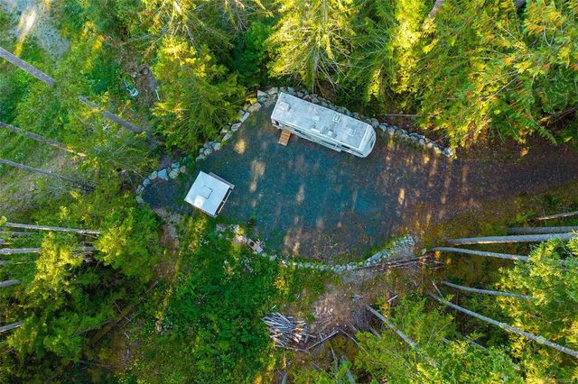 3 of 11 - 10298 South Dr, Port Alberni, BC