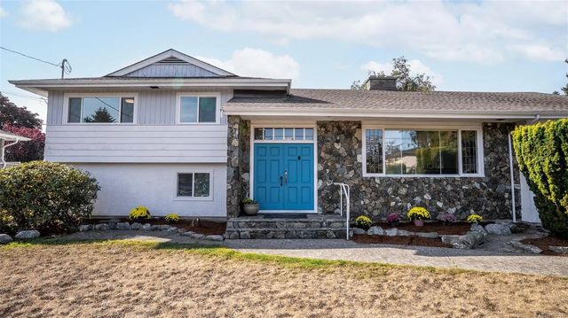 2 of 49 - 1857 Hillcrest Ave, Saanich, BC