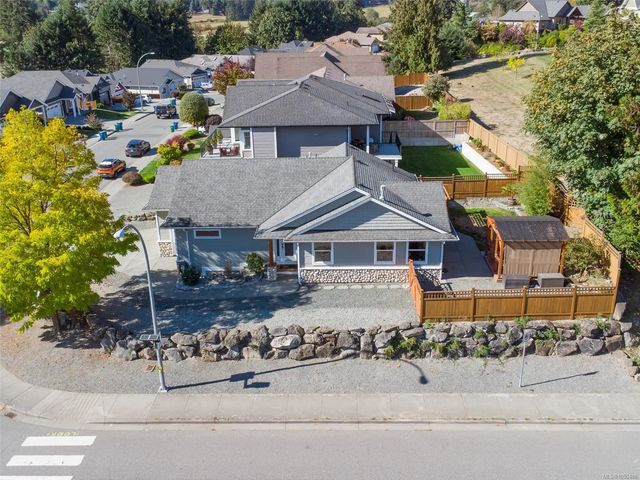 2 of 27 - 3490 Monterey Dr, Nanaimo, BC