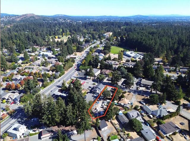 2 of 10 - 589 Ledsham Rd, Colwood, BC