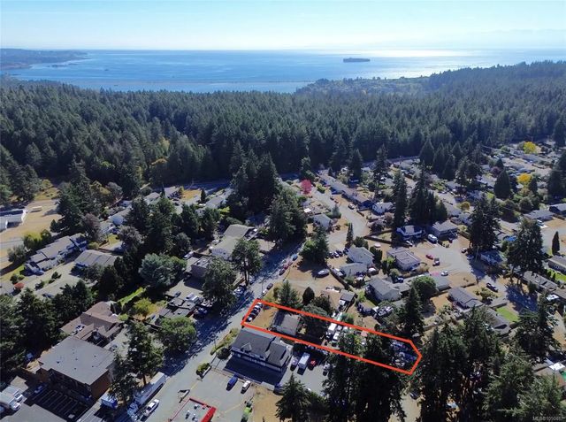 3 of 10 - 589 Ledsham Rd, Colwood, BC