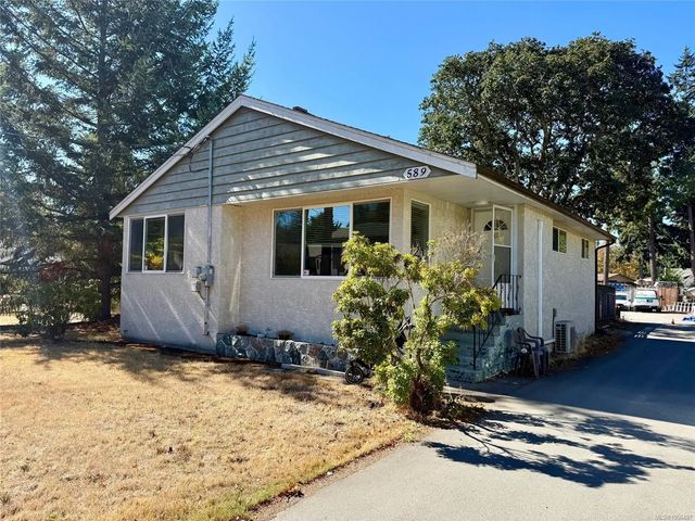 4 of 10 - 589 Ledsham Rd, Colwood, BC