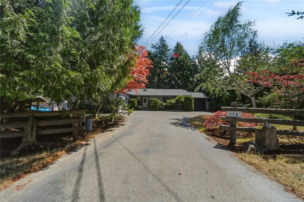 476 Qualicum Rd, Qualicum Beach
