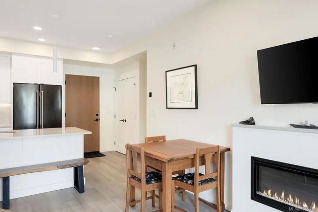 5 of 38 - 610 Lampson St 504, Esquimalt, BC
