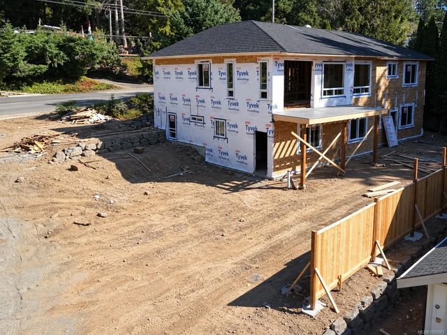 2 of 3 - 5687 Big Bear Ridge, Nanaimo, BC