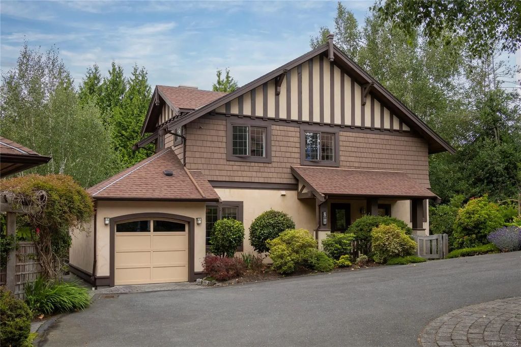 1880 Chandler Ave 8, Victoria