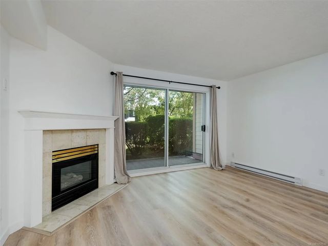 5 of 28 - 3724 Harriet Rd 101, Saanich, BC