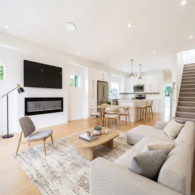 2 of 31 - 300 Phelps Ave 157, Langford, BC