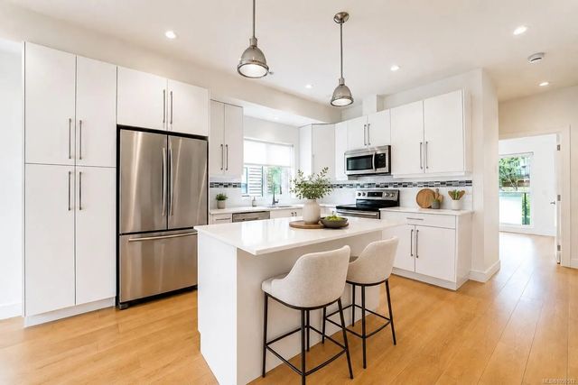 3 of 31 - 300 Phelps Ave 157, Langford, BC