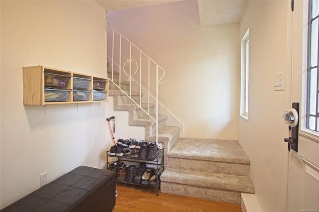 2 of 37 - 577 Sixth St 22, Nanaimo, BC