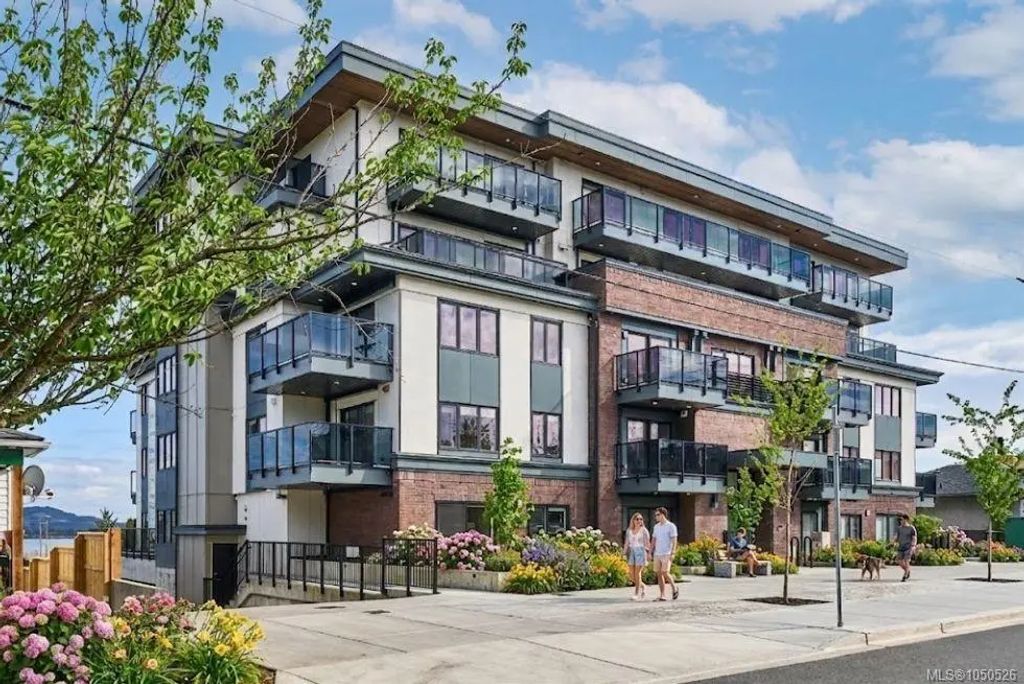 45 Haliburton St 404, Nanaimo