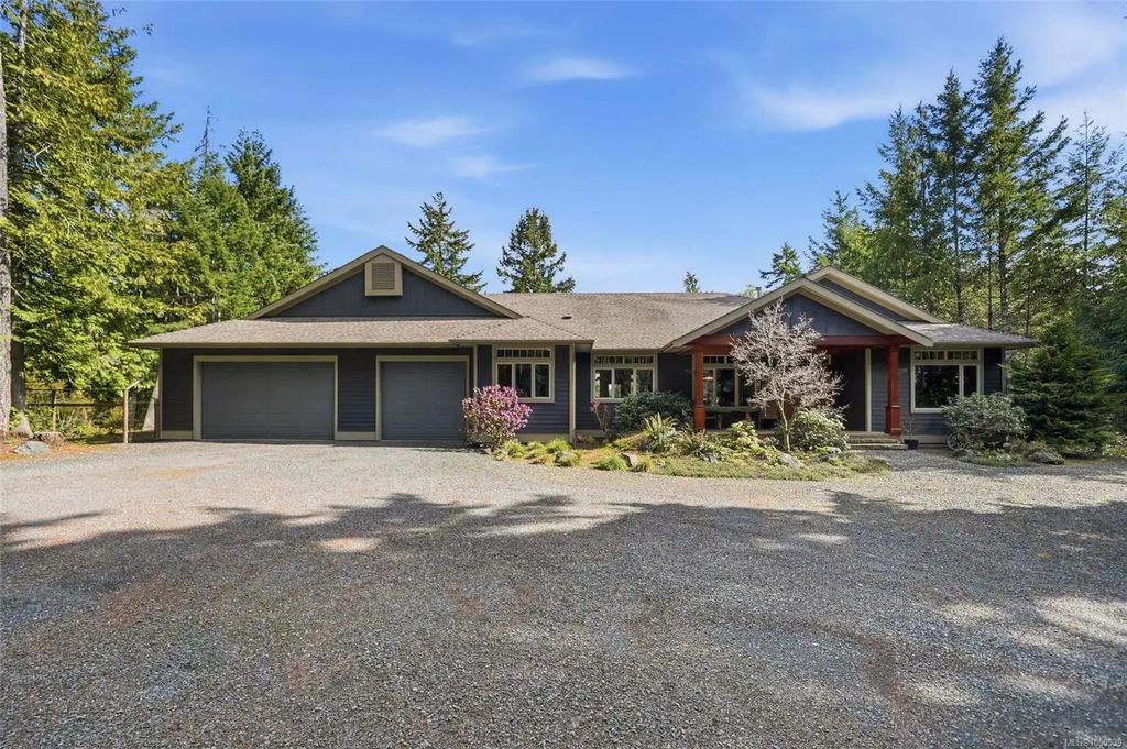 1195 Spider Lake Rd, Qualicum Beach