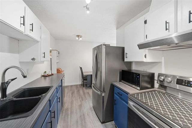 4 of 27 - 129 Sixth Ave E 6, Qualicum Beach, BC