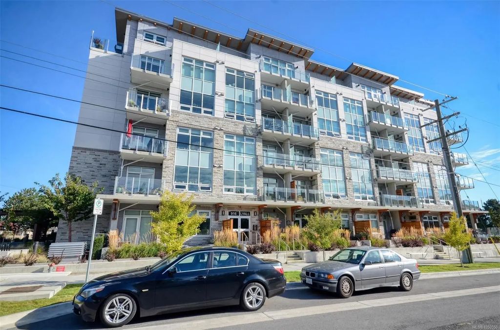 916 Lyall St 203, Esquimalt