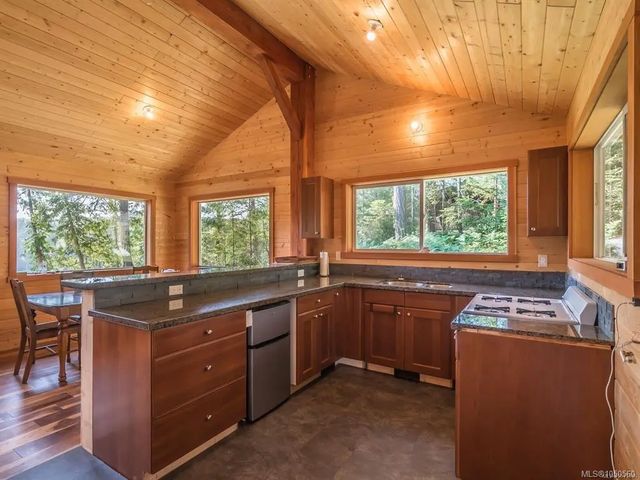 5 of 35 - 61 Spring Bay Rd, Lasqueti Island, BC