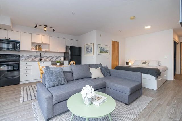 2 of 29 - 932 Johnson St 303, Victoria, BC