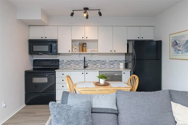 3 of 29 - 932 Johnson St 303, Victoria, BC