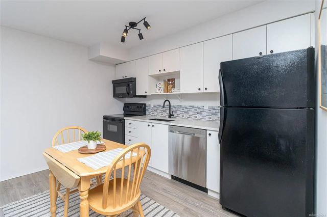 4 of 29 - 932 Johnson St 303, Victoria, BC