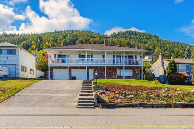 438 Davis Rd, Ladysmith