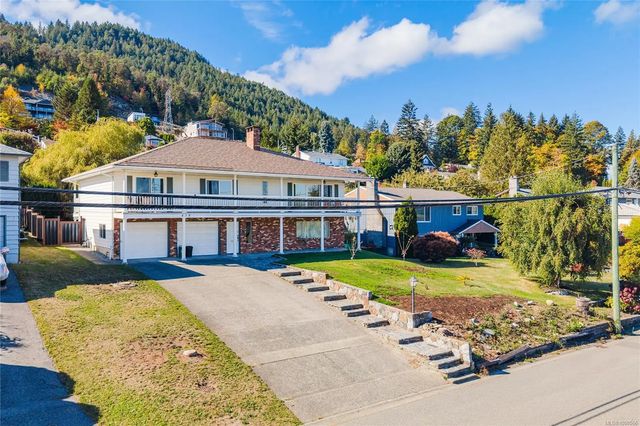2 of 97 - 438 Davis Rd, Ladysmith, BC