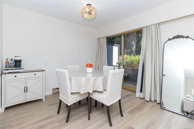 4 of 28 - 840 Craigflower Rd 43, Esquimalt, BC