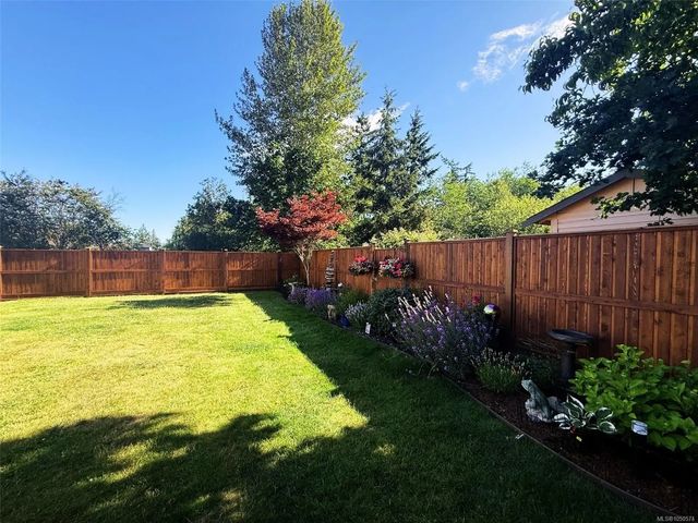 2 of 45 - 844 Mulholland Dr, French Creek, BC