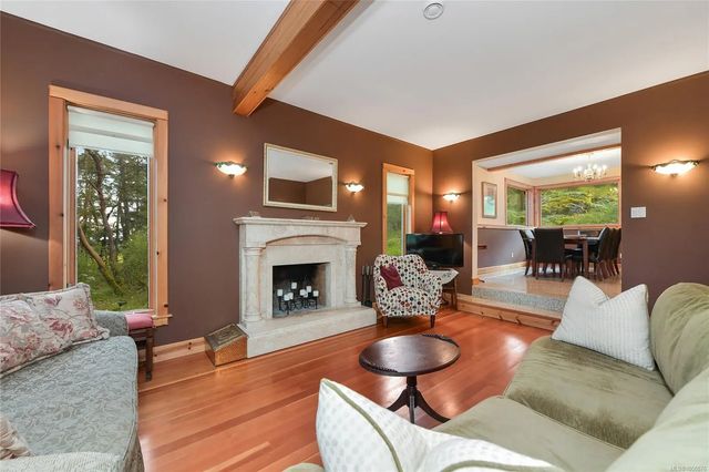 2 of 99 - 4836 Spring Rd, Saanich, BC