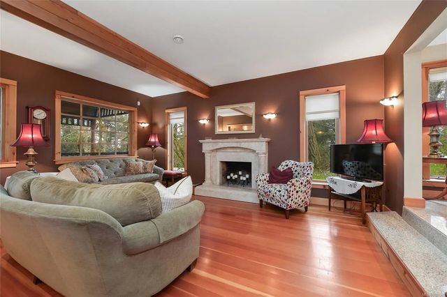 5 of 99 - 4836 Spring Rd, Saanich, BC