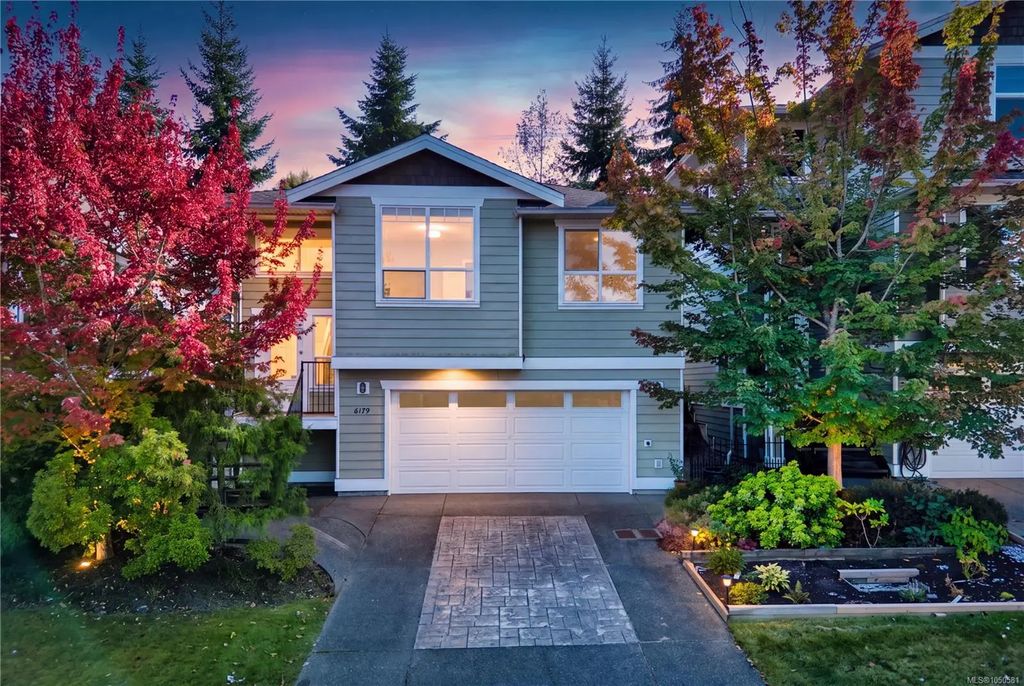 6179 Strathcona Pl, Nanaimo