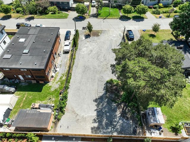 3 of 22 - 914 Mcnaughton Ave, Esquimalt, BC