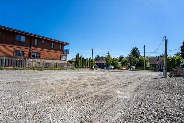 4 of 22 - 914 Mcnaughton Ave, Esquimalt, BC
